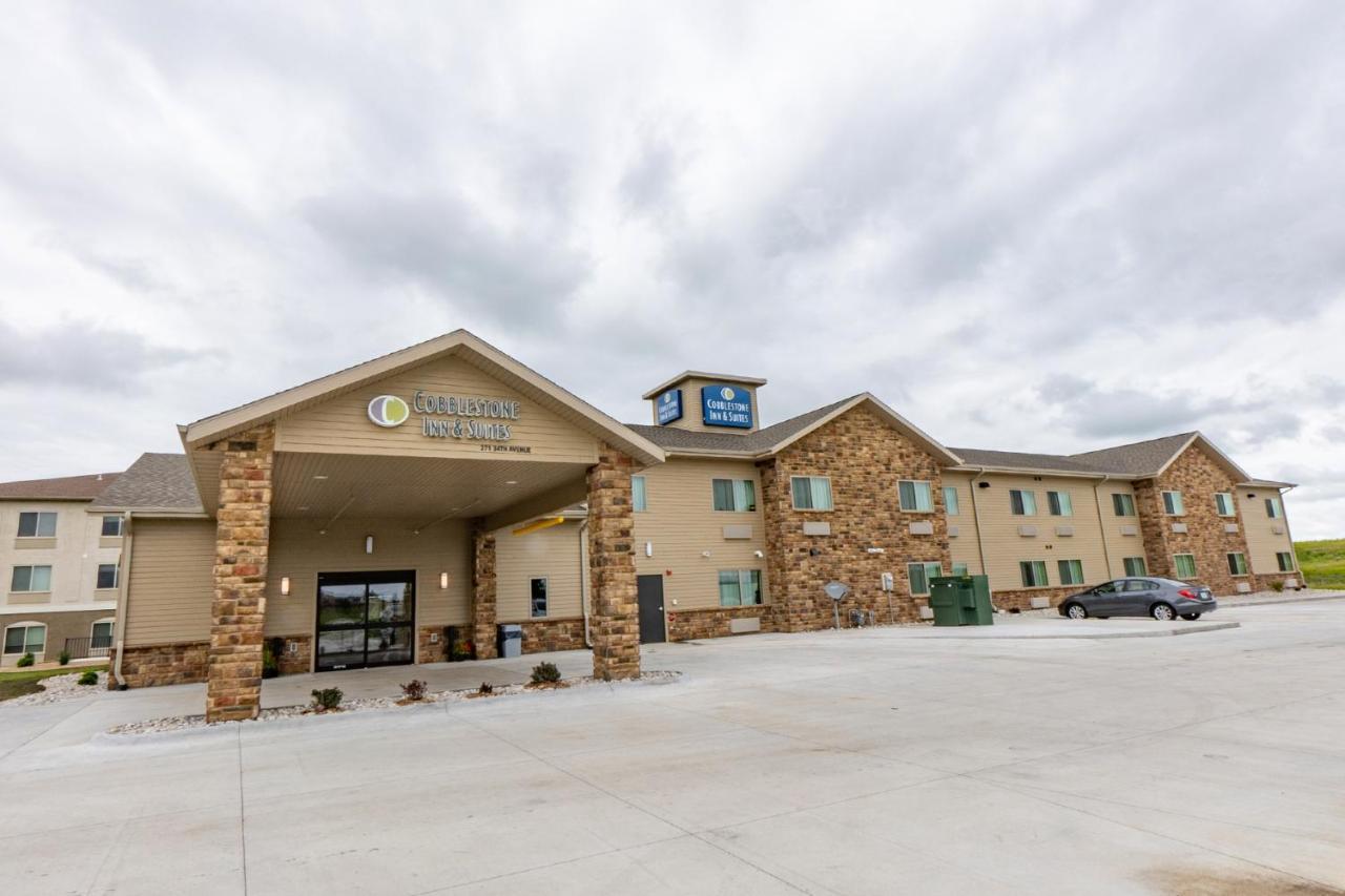 Cobblestone Hotel & Suites-Sheldon Buitenkant foto