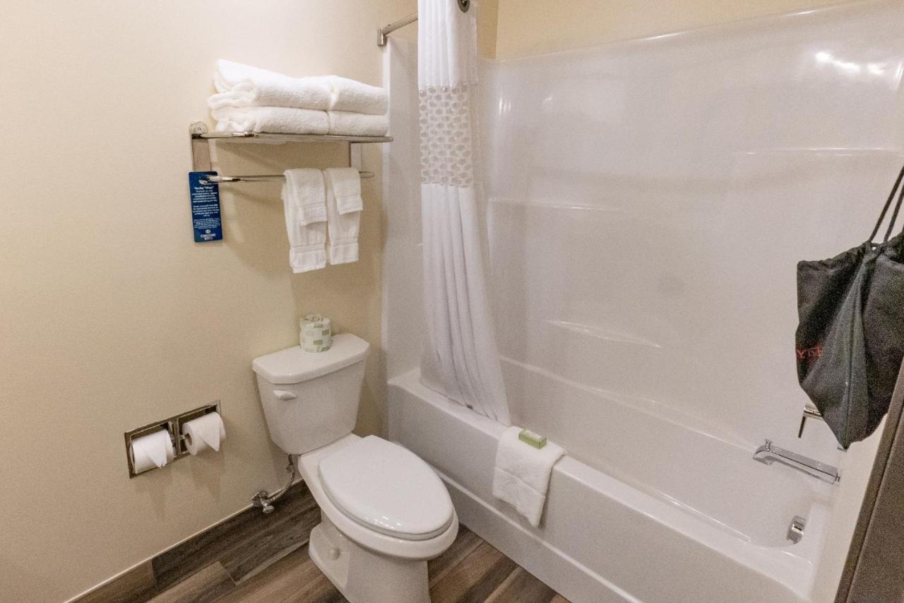 Cobblestone Hotel & Suites-Sheldon Buitenkant foto