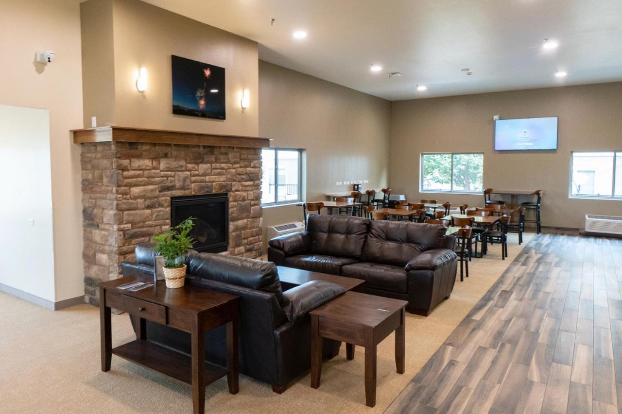 Cobblestone Hotel & Suites-Sheldon Buitenkant foto